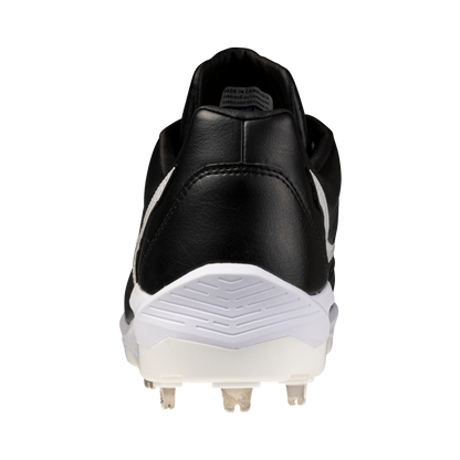 Mizuno Pro Select metal cleat sole view